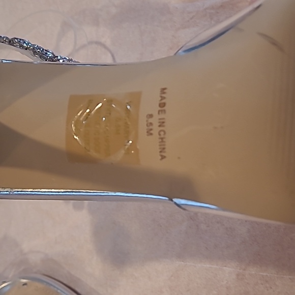 🥳SOLD🥳Steve Madden Vary clear embellished Slingback Pump Shoes - Picture 12 of 14